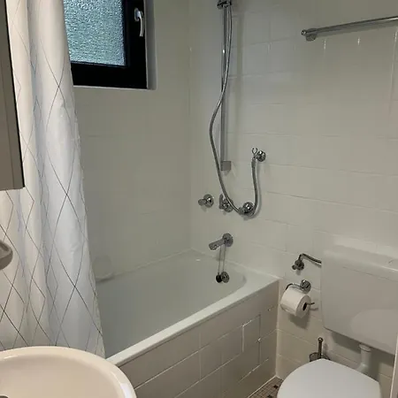 Cronenberger Mit Garten - Kontaktloses Einchecken, Netflix, Kingsize-bett Wuppertal