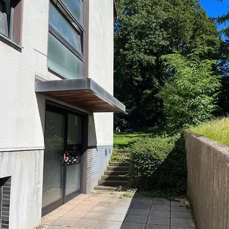 Cronenberger Mit Garten - Kontaktloses Einchecken, Netflix, Kingsize-bett