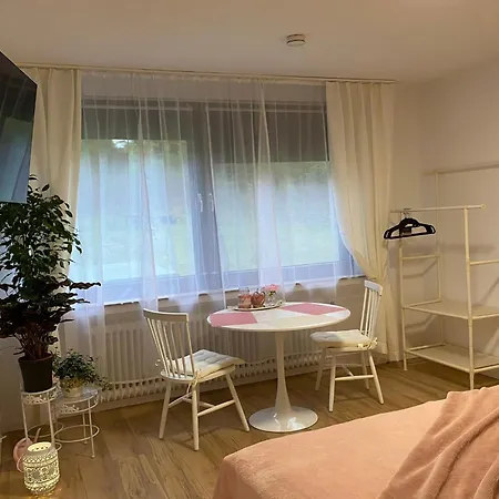 Cronenberger Mit Garten - Kontaktloses Einchecken, Netflix, Kingsize-bett * Wuppertal