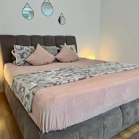 Cronenberger Mit Garten - Kontaktloses Einchecken, Netflix, Kingsize-bett * Wuppertal