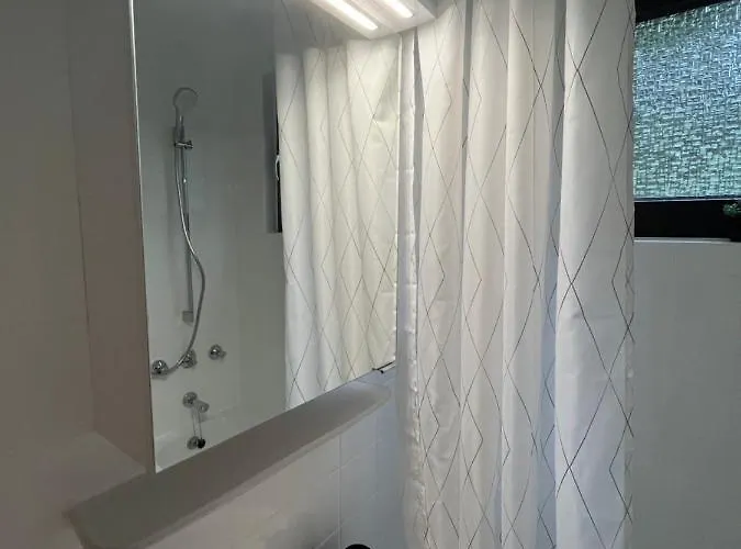 Appartement Cronenberger Mit Garten - Kontaktloses Einchecken, Netflix, Kingsize-bett